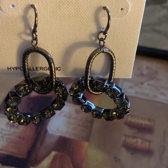 Dangle earrings dark silver/graphite color NWT - Picture 7 of 12